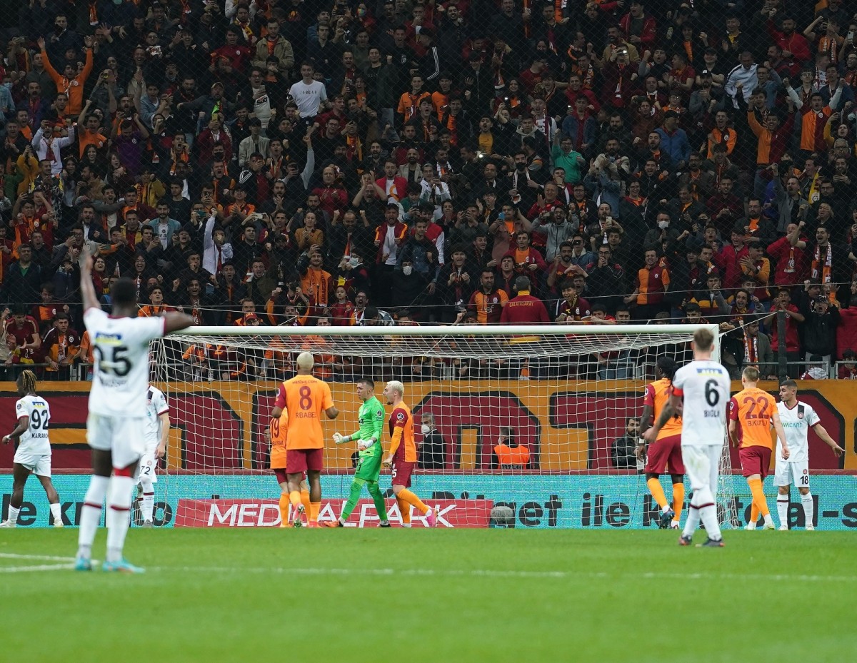 Galatasaray derbiye moralli gidiyor